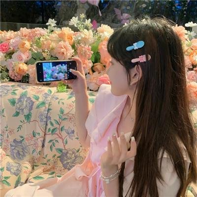 橙色女孩